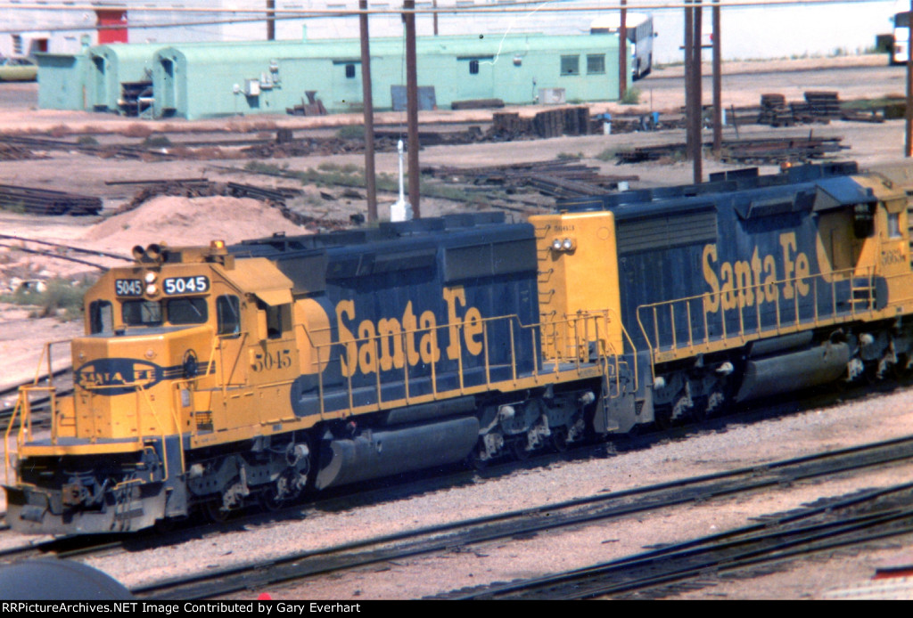 ATSF 5045 & 5663